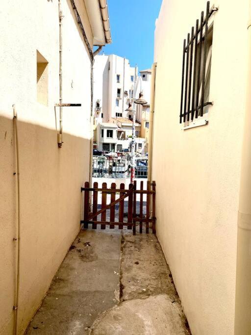 Le Cabanon Du Vallon Des Auffes Lägenhet Marseille Exteriör bild